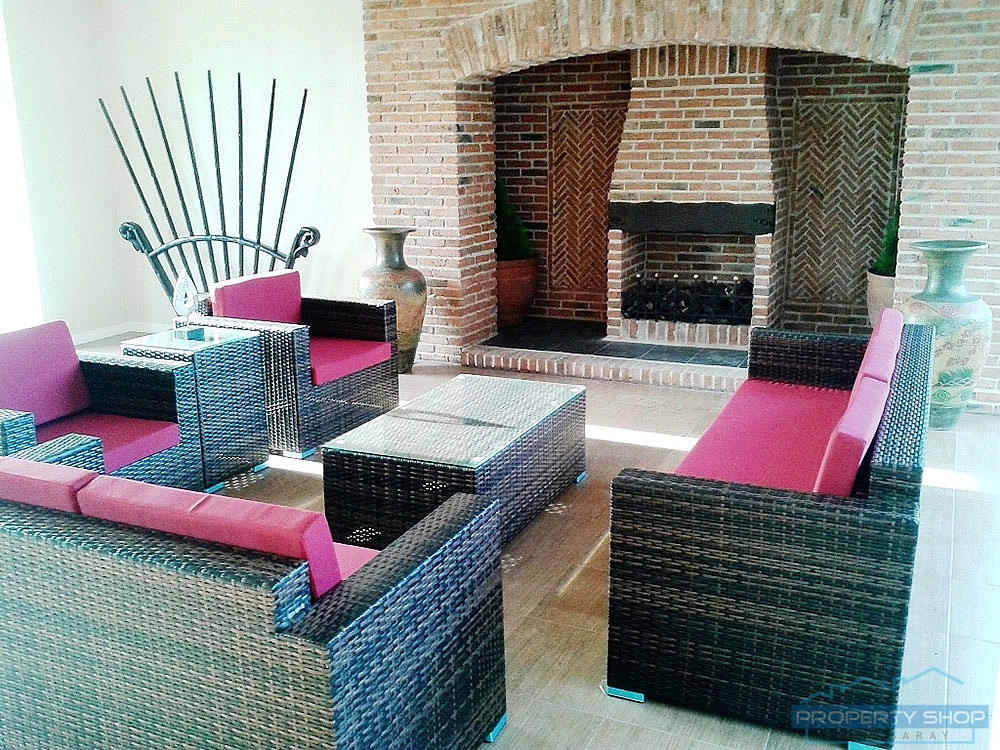 STUNNING PRIVATE VILLA FOR SALE CLOSE TO THE BEACH! House  For sale
