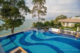 Beach Front Village Luxury House For Sale Near Bang Saray - 4 Bedrooms House For Sale In Bang Saray, Na Jomtien