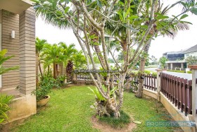 Beach Front Village Luxury House For Sale Near Bang Saray - 4 Bedrooms House For Sale In Bang Saray, Na Jomtien