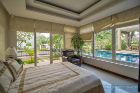 Beach Front Village Luxury House For Sale Near Bang Saray - 4 Bedrooms House For Sale In Bang Saray, Na Jomtien