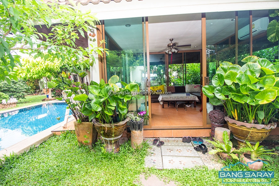 Two Storey Pool Villa for Sale in Na Jomtien - Bang Saray. House  For sale