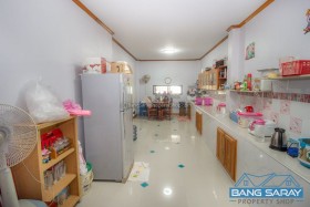 House For Sale In Soi Siam With 3 Bungalow For Rent. - 3 Bedrooms House For Sale In East Pattaya, Pattaya City