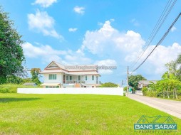2 Storey Cozy House Newly Renovated For Sale - 5 Bedrooms House For Sale In Sattahip, Na Jomtien