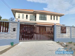 Two Story House In Bang Saray Beachside - 5 Bedroom Up House For Sale In Bang Saray, Na Jomtien