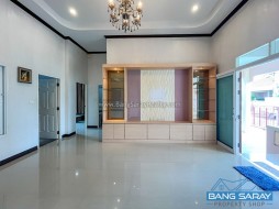 Urgent Sale! Detached House For Sale In Bang Saray Beachside - 3 Bedrooms House For Sale In Bang Saray, Na Jomtien