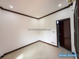 Corner House With Private Swimming Pool, Bang Saray - 4 Bedrooms House For Sale And Rent In Bang Saray, Na Jomtien