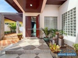 Corner House With Private Swimming Pool, Bang Saray - 4 Bedrooms House For Sale And Rent In Bang Saray, Na Jomtien