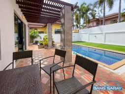 Corner House With Private Swimming Pool, Bang Saray - 4 Bedrooms House For Sale And Rent In Bang Saray, Na Jomtien