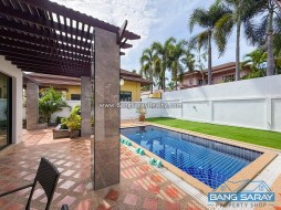 Corner House With Private Swimming Pool, Bang Saray - 4 Bedrooms House For Sale And Rent In Bang Saray, Na Jomtien